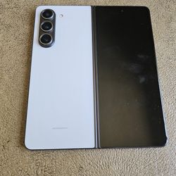 Samsung Galaxy Z Fold5 5G 1TB Memory Factory Unlocked Mint Cond.