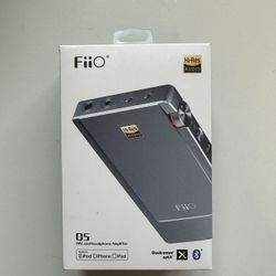 FiiO Headphone Amplifier Comes With All Accessories And Case