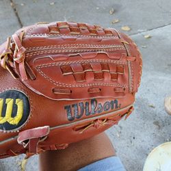 Wilson Signature Series Glove Size 12"