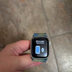 Series 8 Apple watch (light scratches)