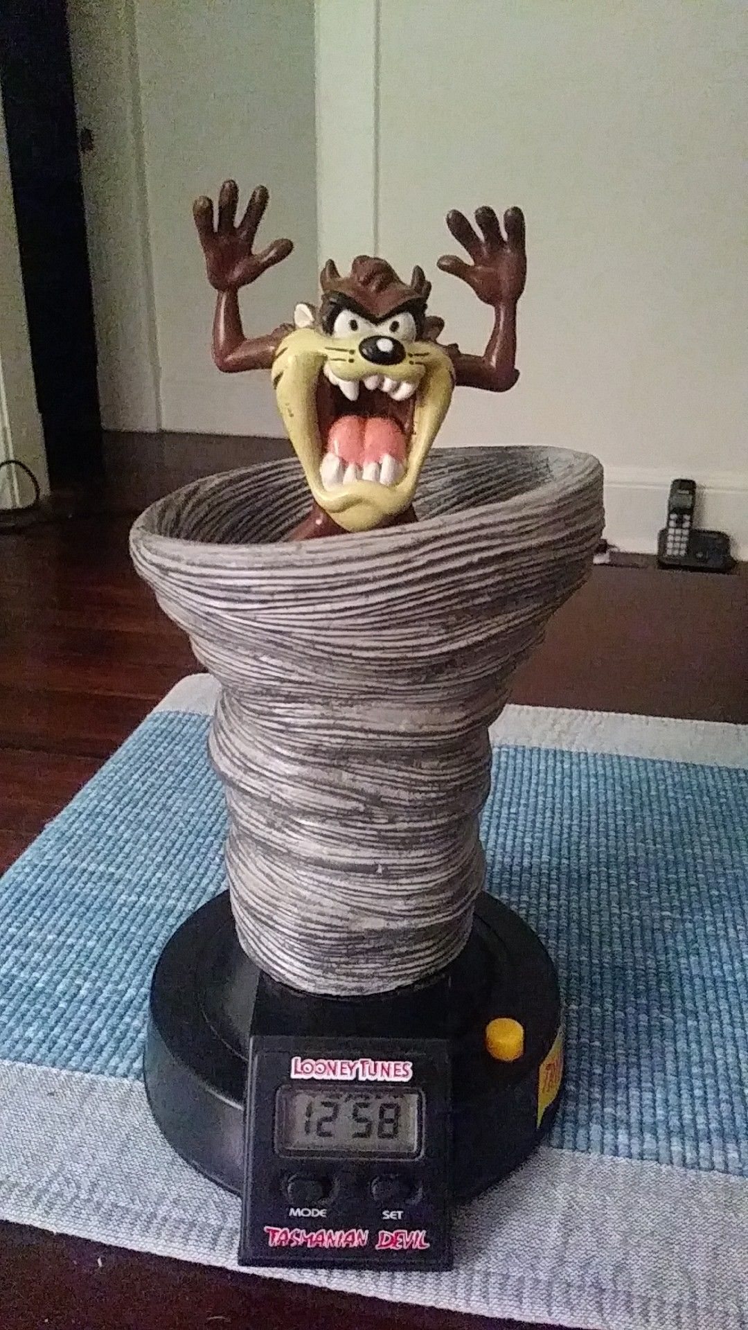 1993 Looney Tunes Tazmanian Devil Alarm Clock.