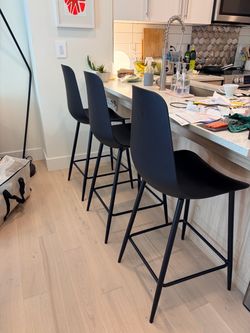 Article Svelti black Counter stools (3)