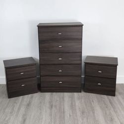 Chest And 2 Nightstands - Gavetero Y 2 Mesitas De Noche 