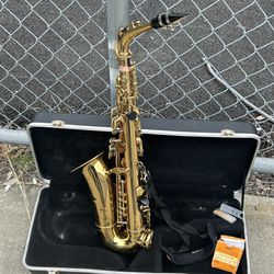 Antigua Winds Saxophone W/ Case & Accessories