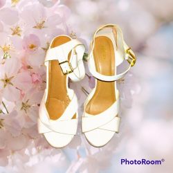 Women's Etc! White Floral Wedges Size 10