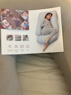 Like New Mom Cozy Pregnancy Pillow. Smoke free Home. Clean. Sanitized.