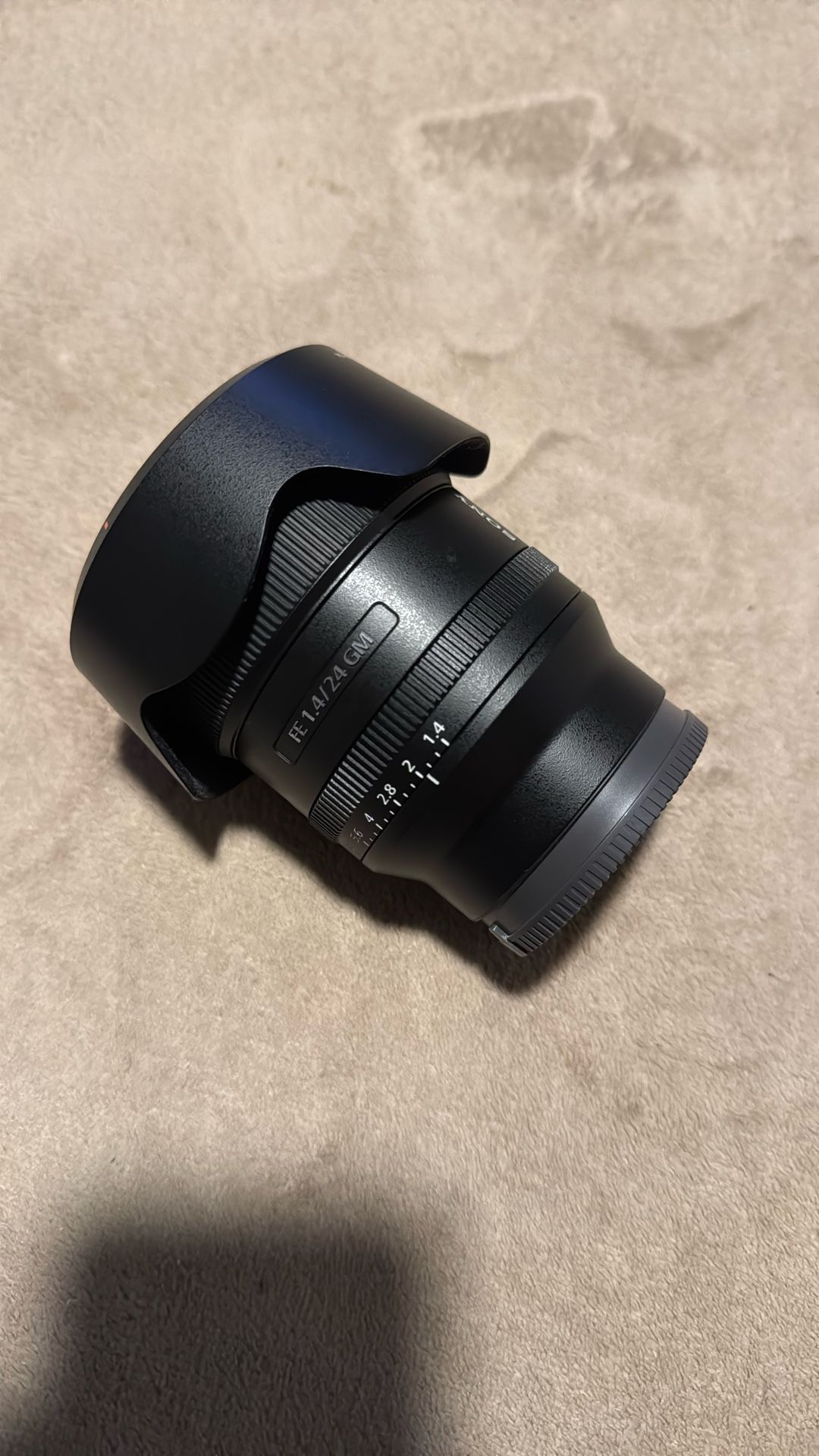 Sony G Master 24 mm f/1.4