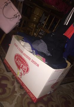Box of teen girls clothing need gone throw offers
