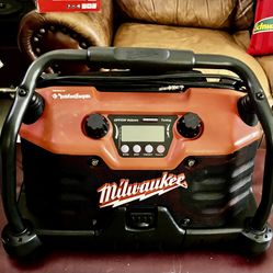 Milwaukee Job Site Radio 