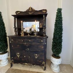 Beautiful Vintage Cabinet 