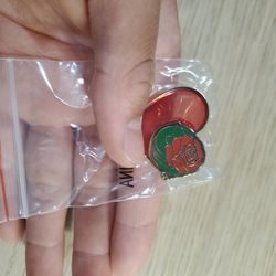 Rose Bowl Pin