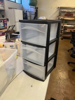 Plastic drawer