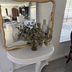 Entry Table and mirror