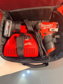 Milwaukee M12 FUEL Impact Driver Kit