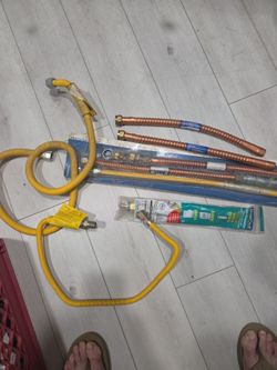 Gas and Water Connector Hose Lot