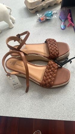 Women’s wedge size 10 brand new