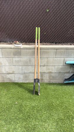 Post hole digger