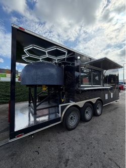 Pizza trailer with porch & dome