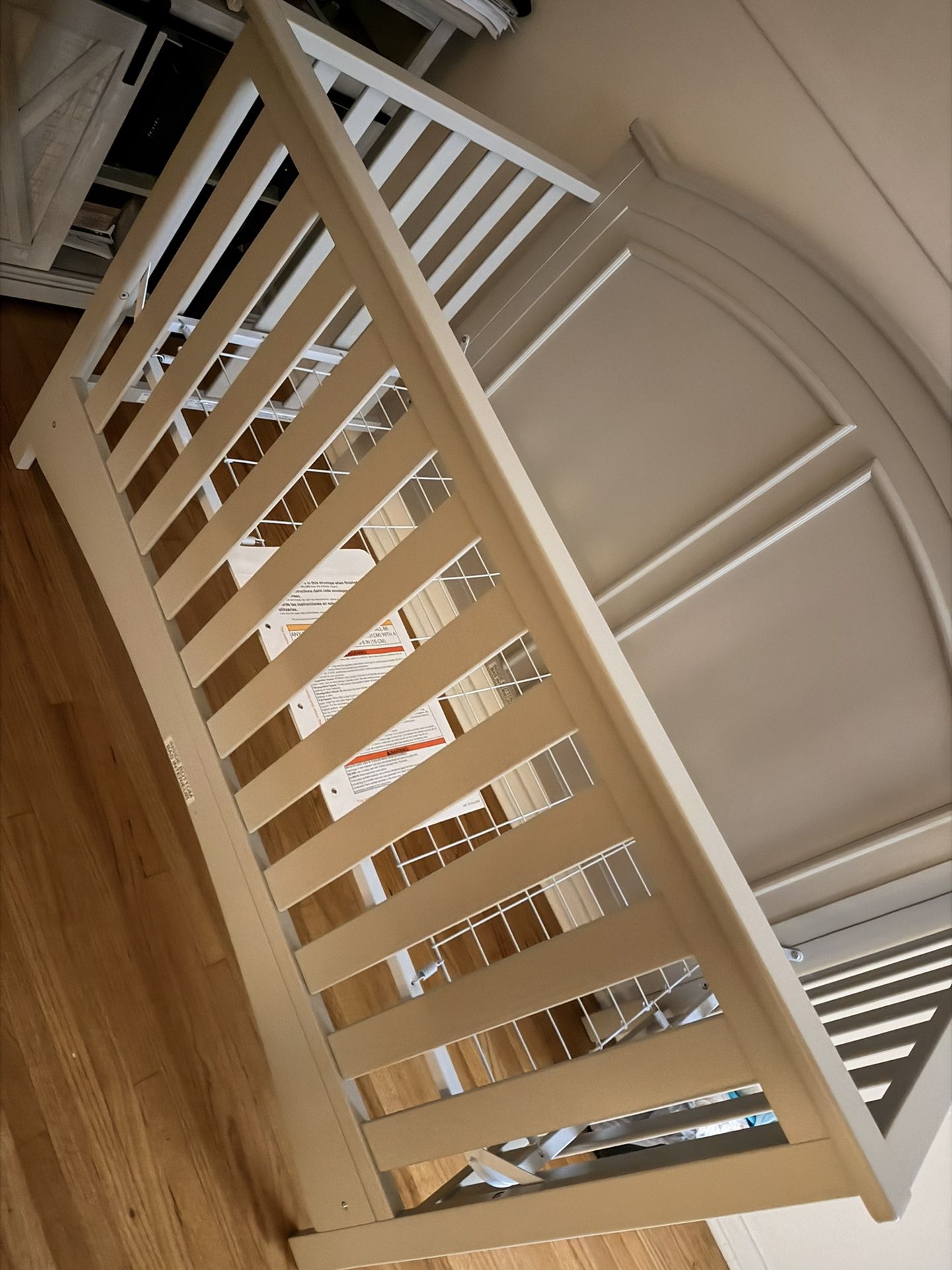 Baby Crib With Mattress 