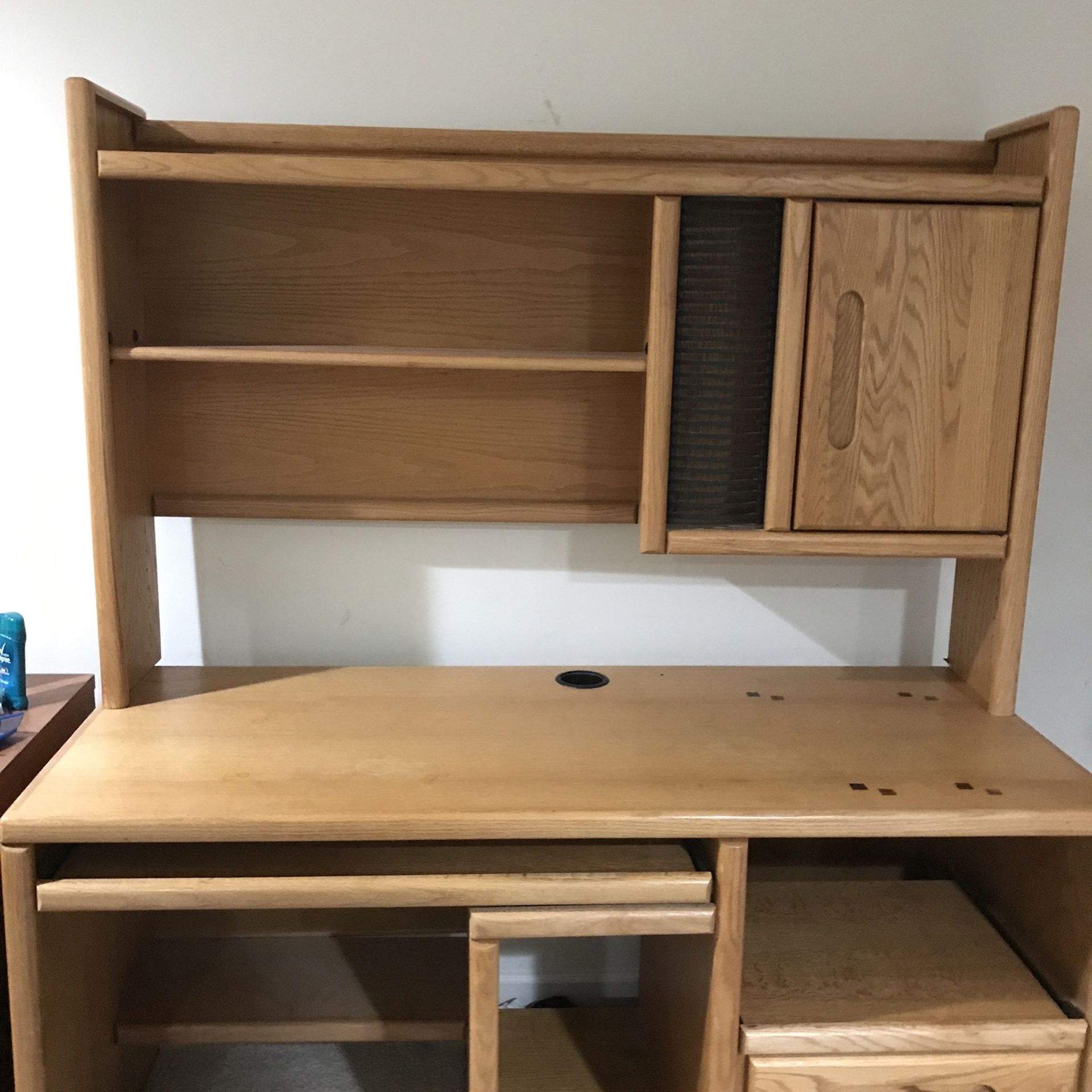 Computer Desk, Can Be Used For Virtual School Lessons , Working From Home, It Has A Top Cabinets, A Draw, another Pull Out Desk, Local Curbside Picku