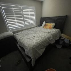  Queen Bed  Set With Dresser And Nightstand 