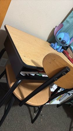 Kids desk