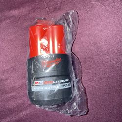 Milwaukee M12 12V Lithium-Ion CP High Output 2.5 Ah Battery.