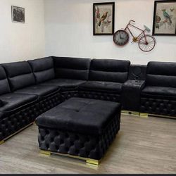 STATIONARY SECTIONAL. AVAILABLE IN DIFFERENT COLORS. (we offer financing).

Ask For Price ‼️