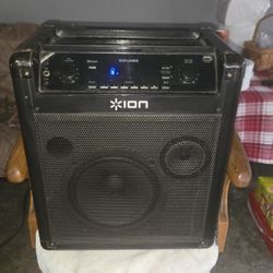 Explorer Party Speaker with Pull Handle