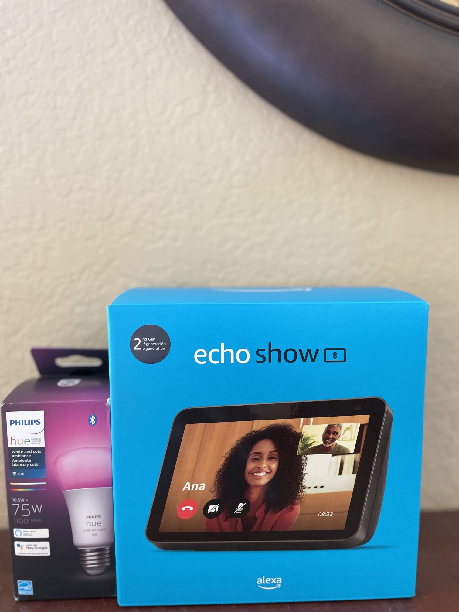 Echo Show Second Gen With Philips Hue {UNOPENED}