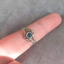 Sterling Silver Ring (925, Sz: 8)