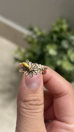 14K Gold Flower Ring