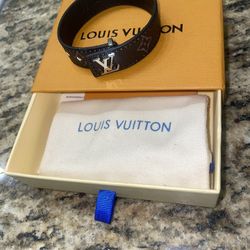 Louis Vuttion Bracelet 