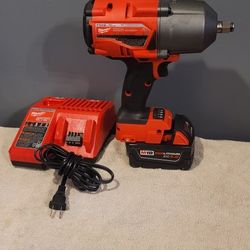 Milwaukee

M18 FUEL 18V Lithium-Ion Brushless Cordless 1/2 in. Impact Wrench w/Friction Ring Kit w/One 5.0 Ah Battery