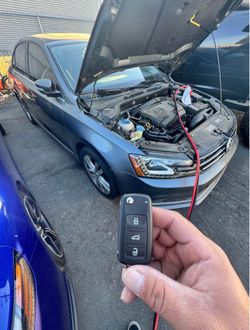 Car keys/Llaves De Autos/Fobs/Programming