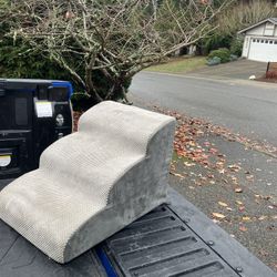 Pet Dog Cat Kitty Stairs Lightweight Hard Foam Steps 16” High House Home Couch Bed like New