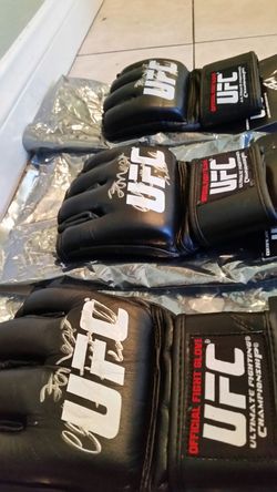ufc autographed gloves