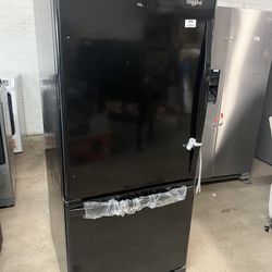 19 Cu Ft Bottom Refrigerator In Black 