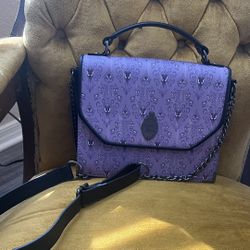 Lounge Fly/Purses