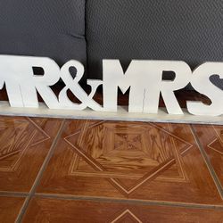 💎 Mr & Mrs Wooden Sign  💎