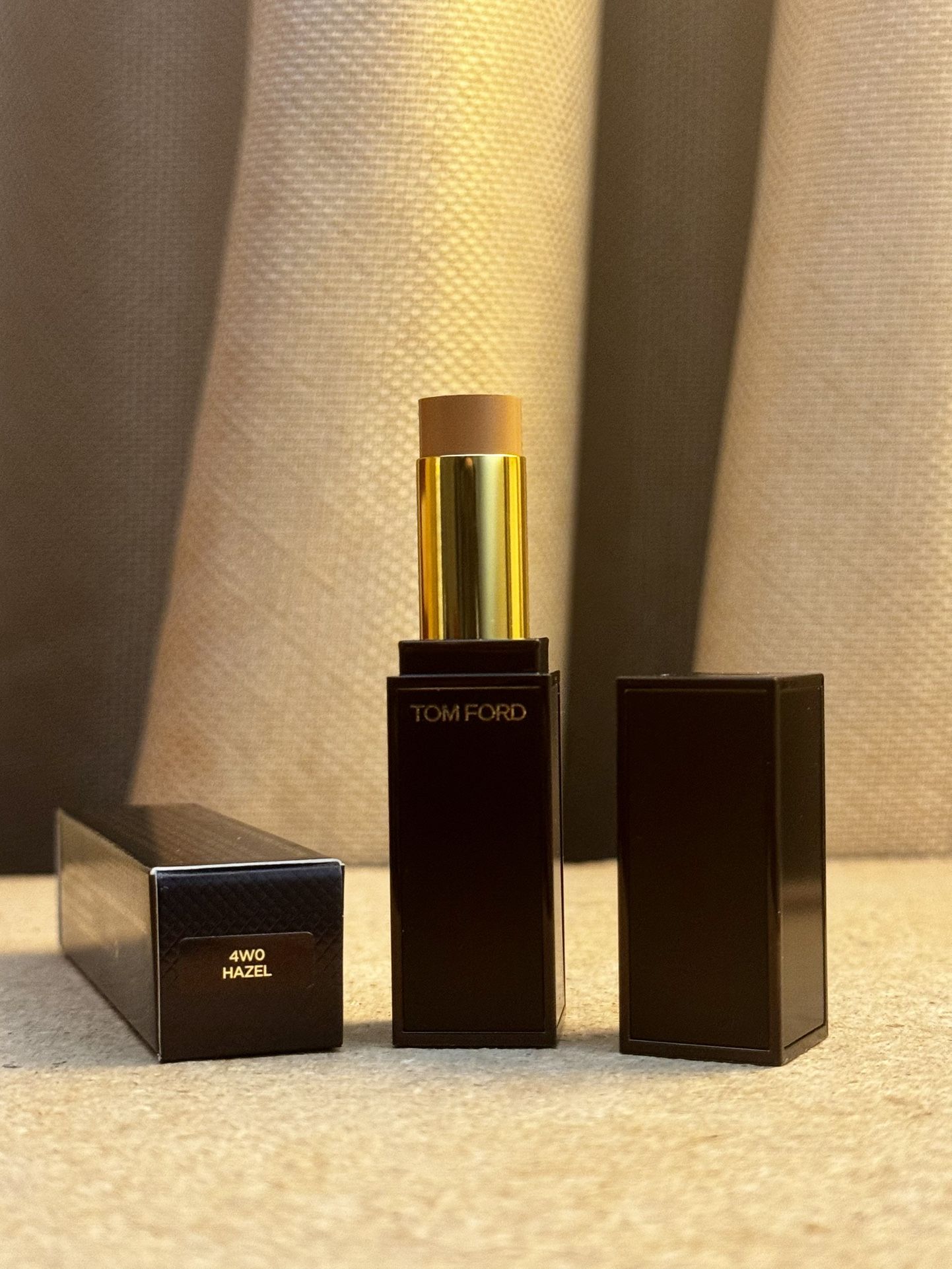 Tom Ford Traceless Soft Matte Concealer Stick. New In Box. Shade 4W0 - Hazel