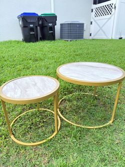 Set of 2 Round Nesting Coffee/End Tables