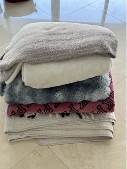 Barely Used! Blankets / Throws $10-$25