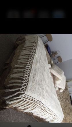 Handmade crochet set with two pillows