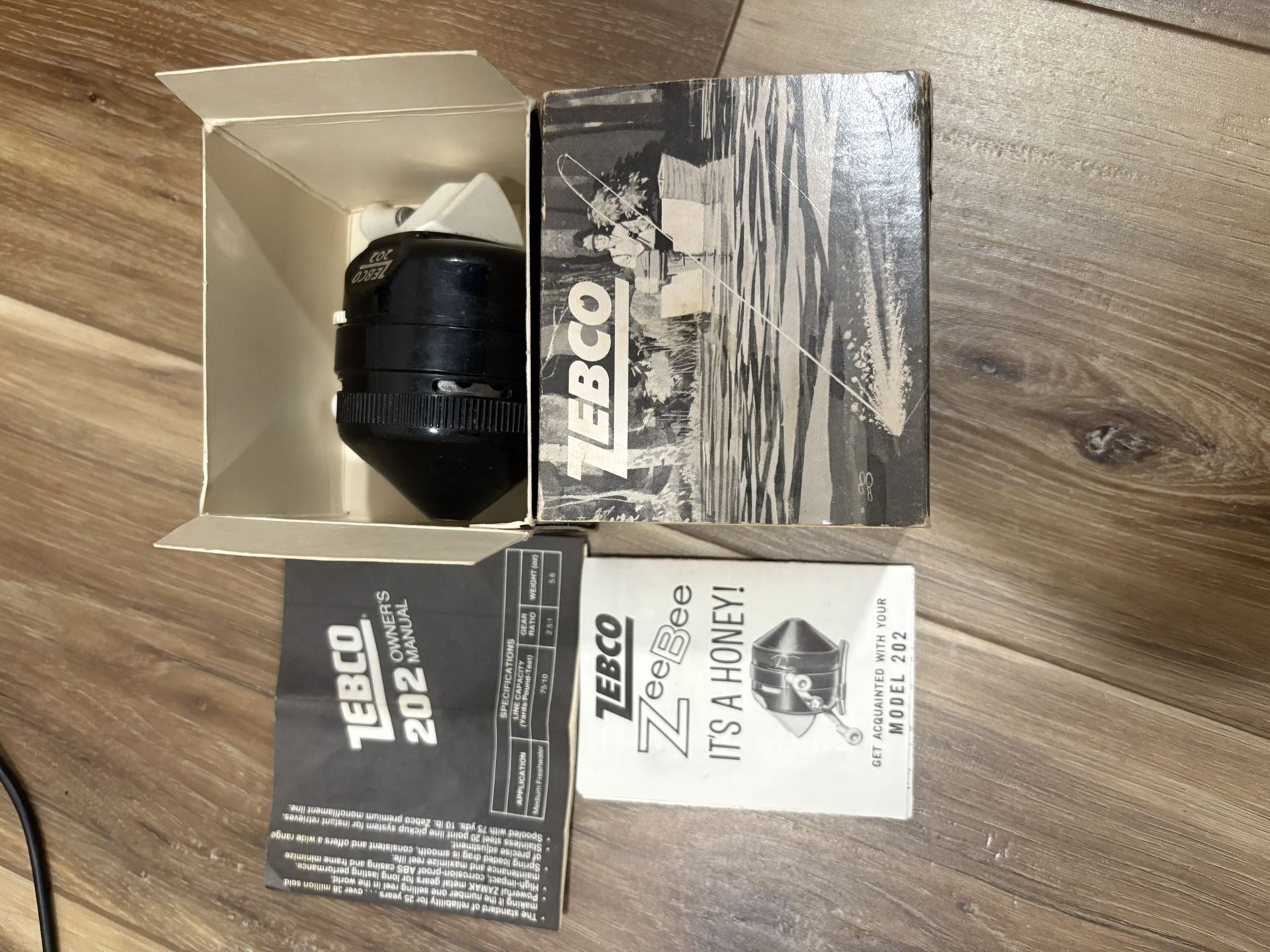 Vintage Fishing Reel Zebco "Zee Bee" Model 202 Spinning Reel-NIB-Original Box