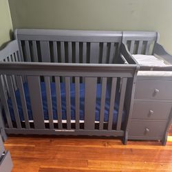 Free Baby Crib And Dresser 