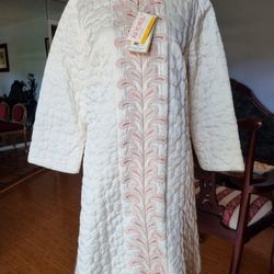 🌜Vintage quilted ROBE; new with tags!🌜