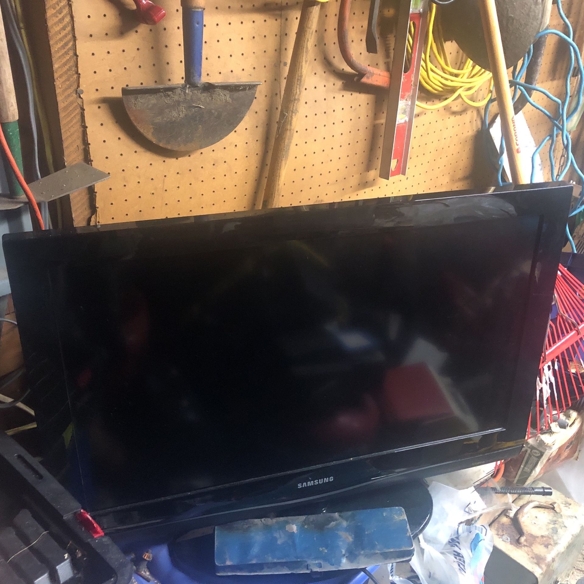 Samsung 30 Inch Tv.