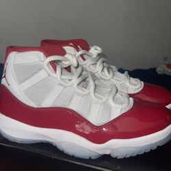 Jordan 11 Cherrys Size 10