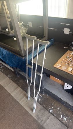 Crutches – Like New
